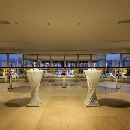 Mövenpick Hotel West Bay Doha Exteriör bild The lobby