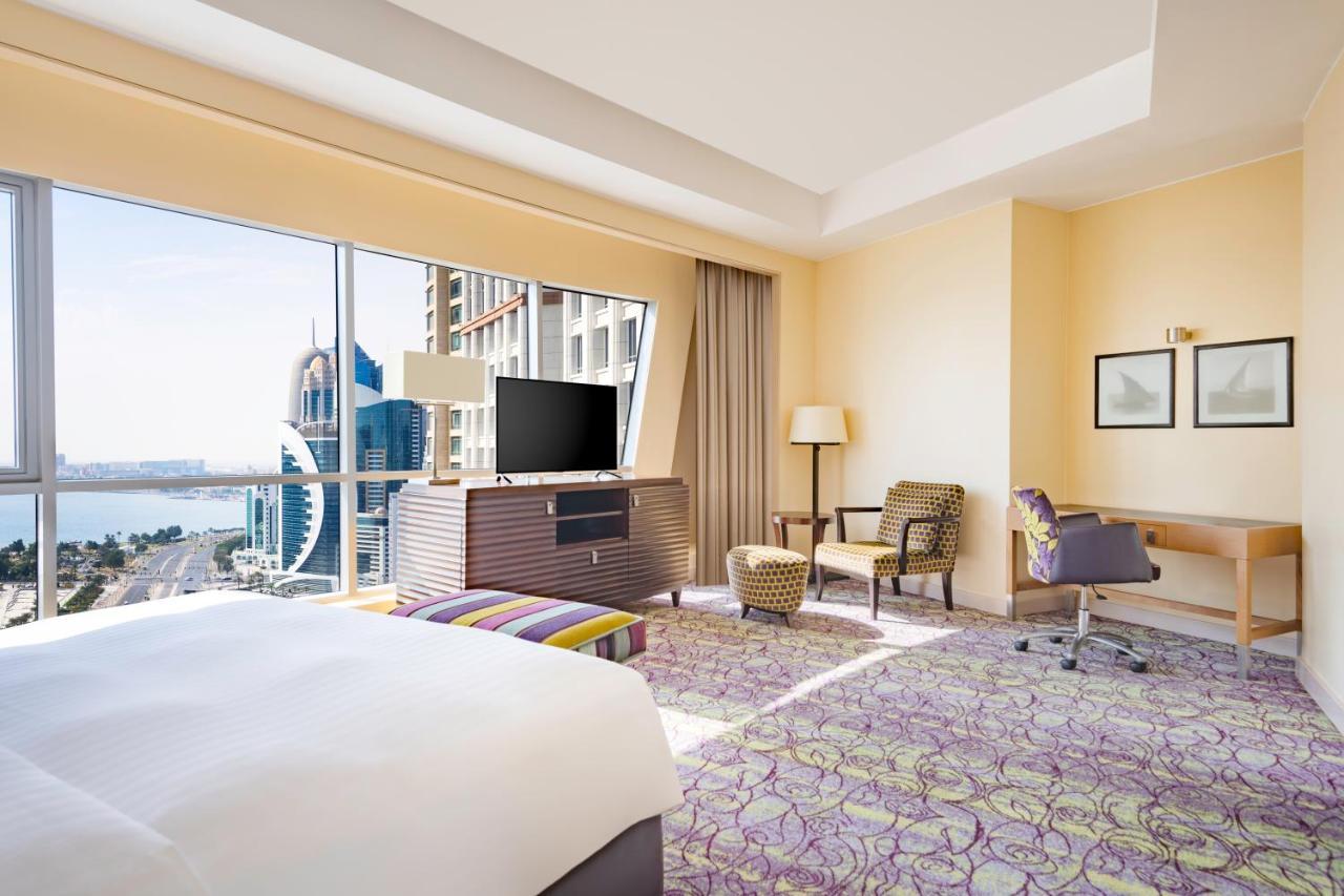 Mövenpick Hotel West Bay Doha Exteriör bild