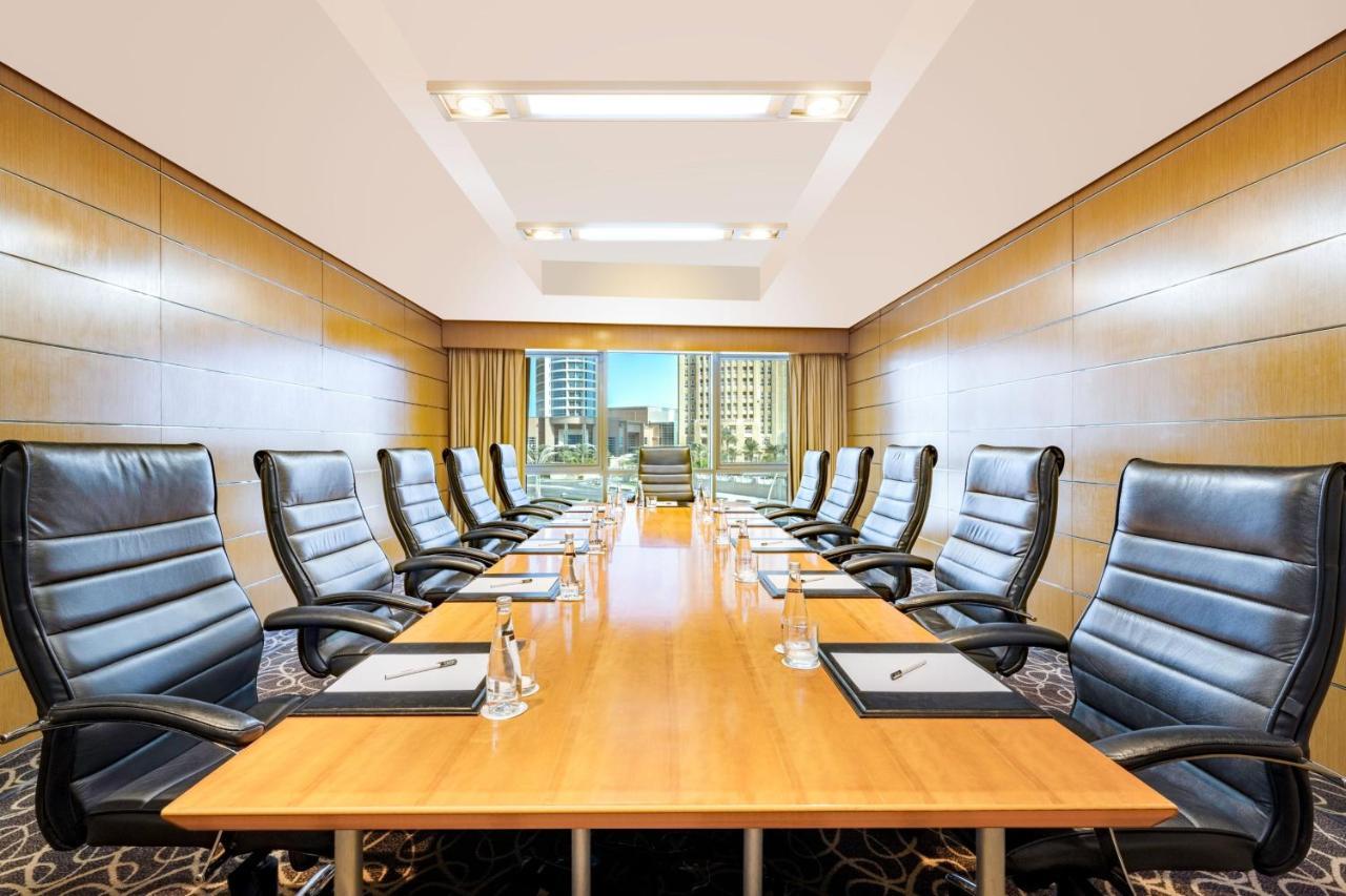 Mövenpick Hotel West Bay Doha Exteriör bild Meeting room