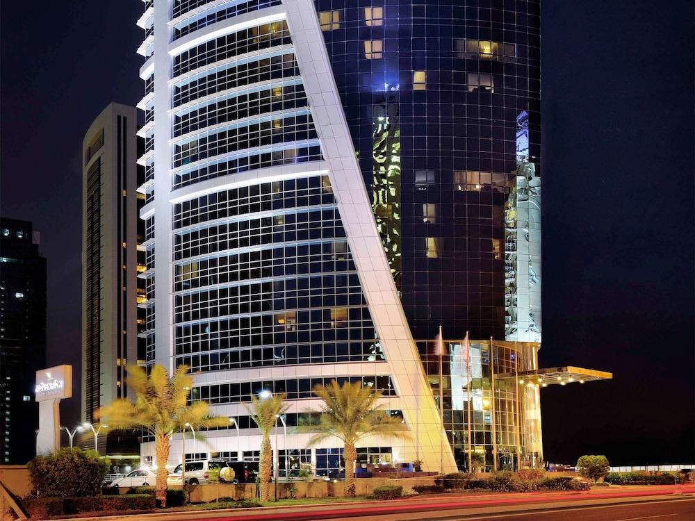 Mövenpick Hotel West Bay Doha Exteriör bild The Ritz-Carlton, Bahrain