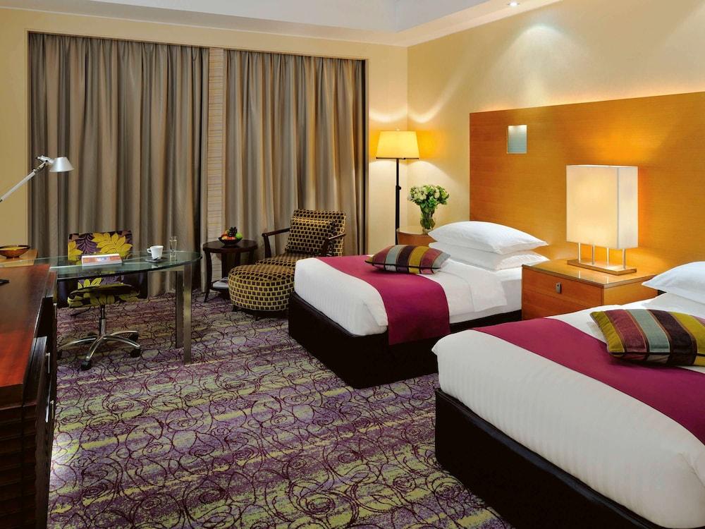 Mövenpick Hotel West Bay Doha Exteriör bild A room at the Taj Bengal