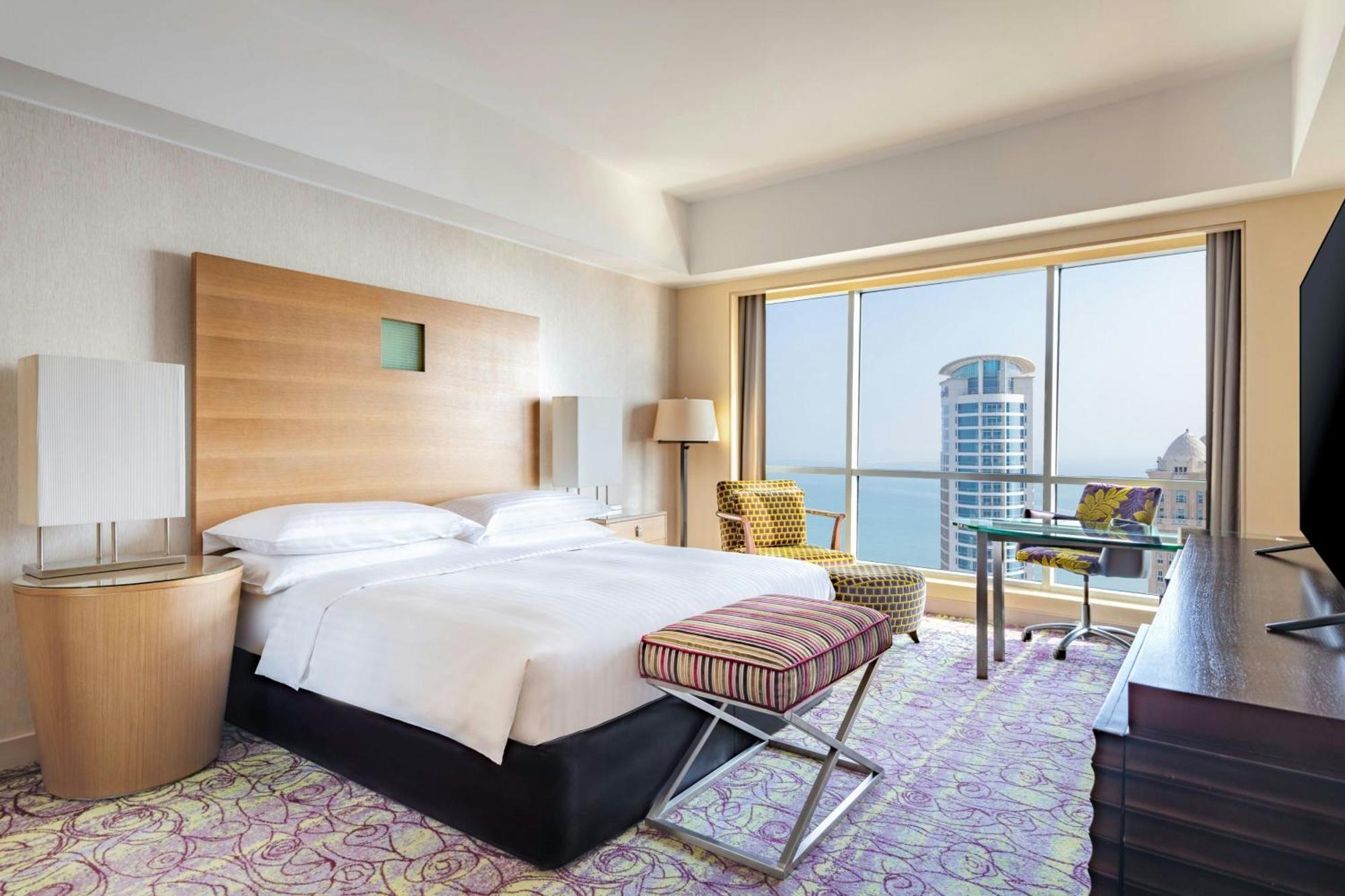 Mövenpick Hotel West Bay Doha Exteriör bild Deluxe Room